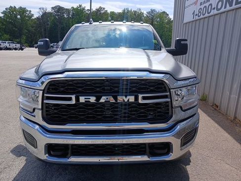Used 2024 RAM 3500 Tradesman w/ Chrome Appearance Group AWD/4WD image 14