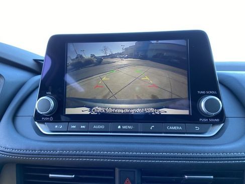 Used 2023 Nissan Rogue S image 35