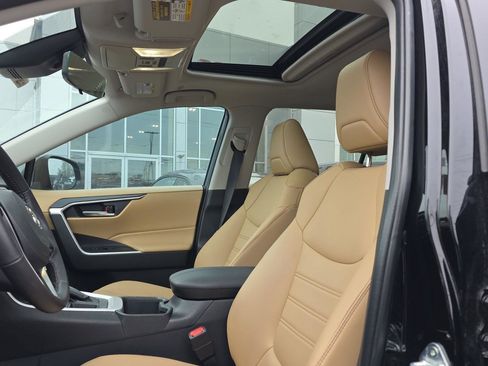 Used 2024 Toyota RAV4 XLE Premium image 4