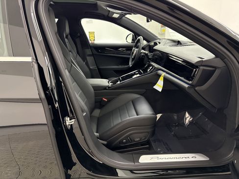 New 2025 Porsche Panamera 4 image 36