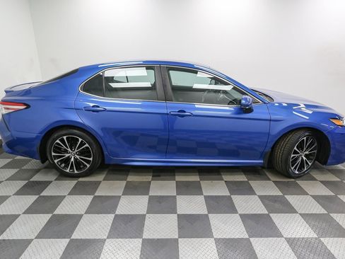 Used 2018 Toyota Camry SE image 7