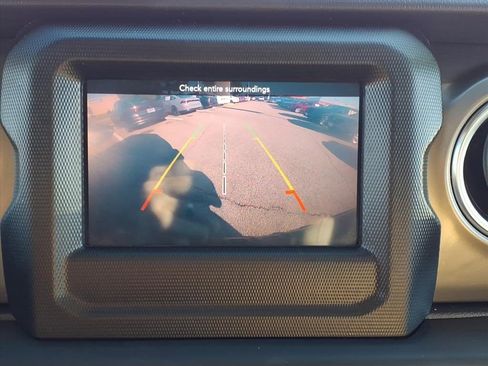 Used 2019 Jeep Wrangler Unlimited Rubicon w/ Cold Weather Group image 19