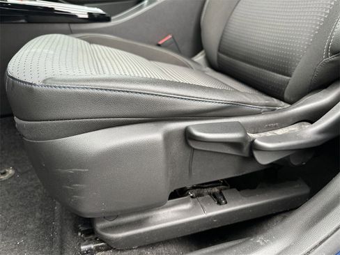 Used 2024 Chevrolet Trax LT w/ Driver Confidence Package image 12