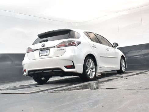 Used 2017 Lexus CT 200h image 27