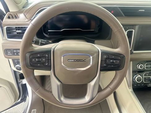 Used 2023 GMC Yukon XL Denali AWD/4WD image 15