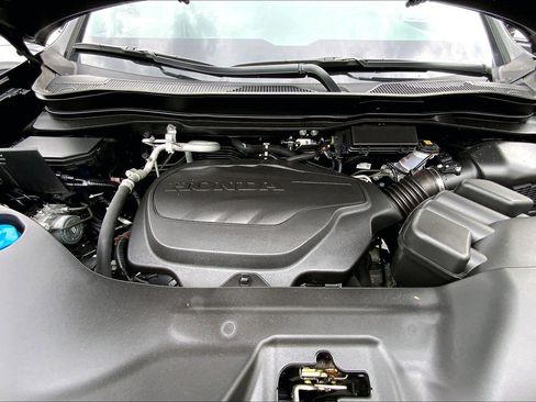 Used 2025 Honda Ridgeline TrailSport image 11