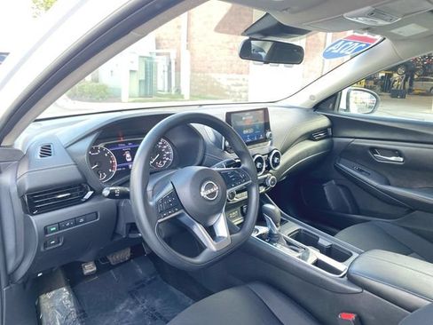 Used 2024 Nissan Sentra SV FWD image 10