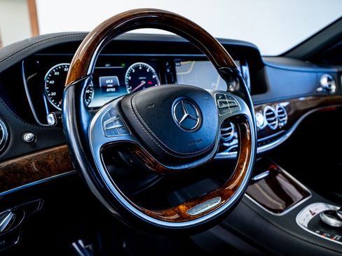 Used 2015 Mercedes-Benz S 550 Sedan image 26