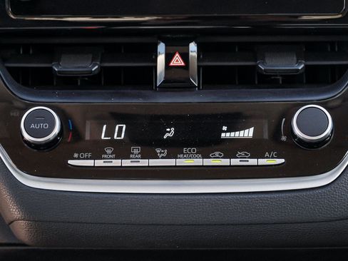 Used 2024 Toyota Corolla LE FWD image 34