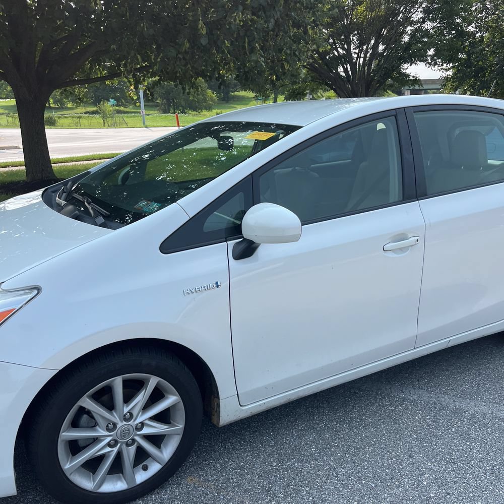 Used 2012 Toyota Prius V Five FWD image 1