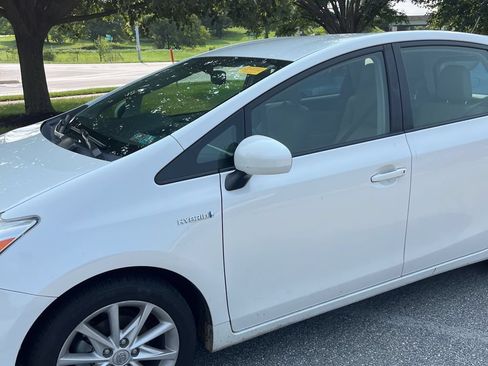 Used 2012 Toyota Prius V Five FWD image 1