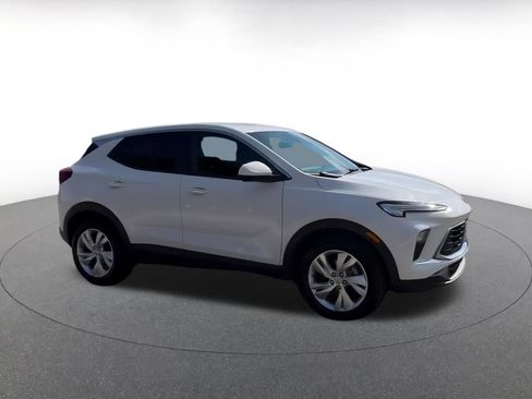 Used 2025 Buick Encore GX Preferred image 2