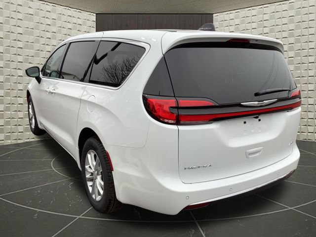 New 2026 Chrysler Pacifica Select AWD/4WD image 6