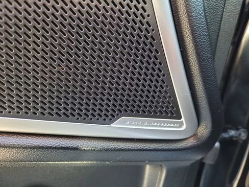 Used 2022 Kia Telluride EX w/ EX Premium Package FWD image 10