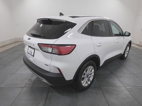 Used 2021 Ford Escape SE image 5