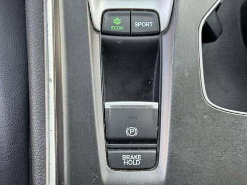 Used 2019 Honda Accord Sport image 38
