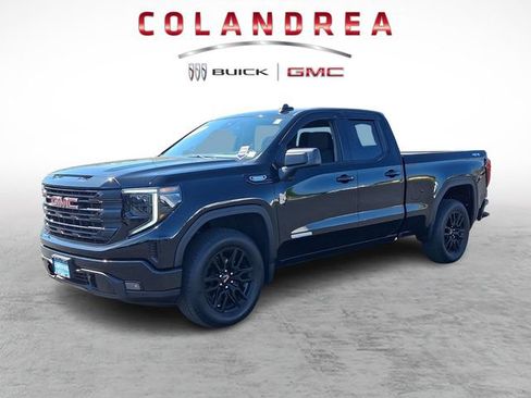 Used 2025 GMC Sierra 1500 Elevation AWD/4WD image 3