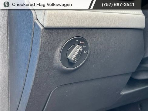 Used 2023 Volkswagen Taos SEL AWD/4WD image 17