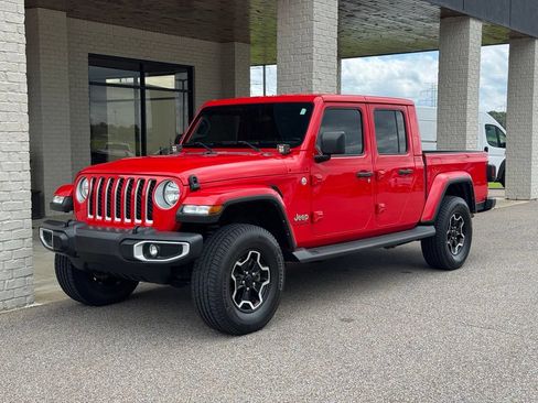Used 2021 Jeep Gladiator Overland AWD/4WD image 3