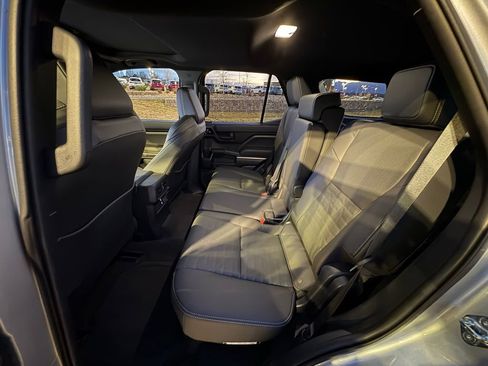 Used 2025 Toyota 4Runner TRD Off-Road Premium image 22