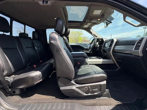 Used 2017 Ford F250 Lariat w/ Lariat Value Package AWD/4WD image 31