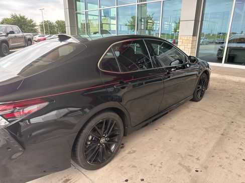 Used 2021 Toyota Camry XSE FWD image 17