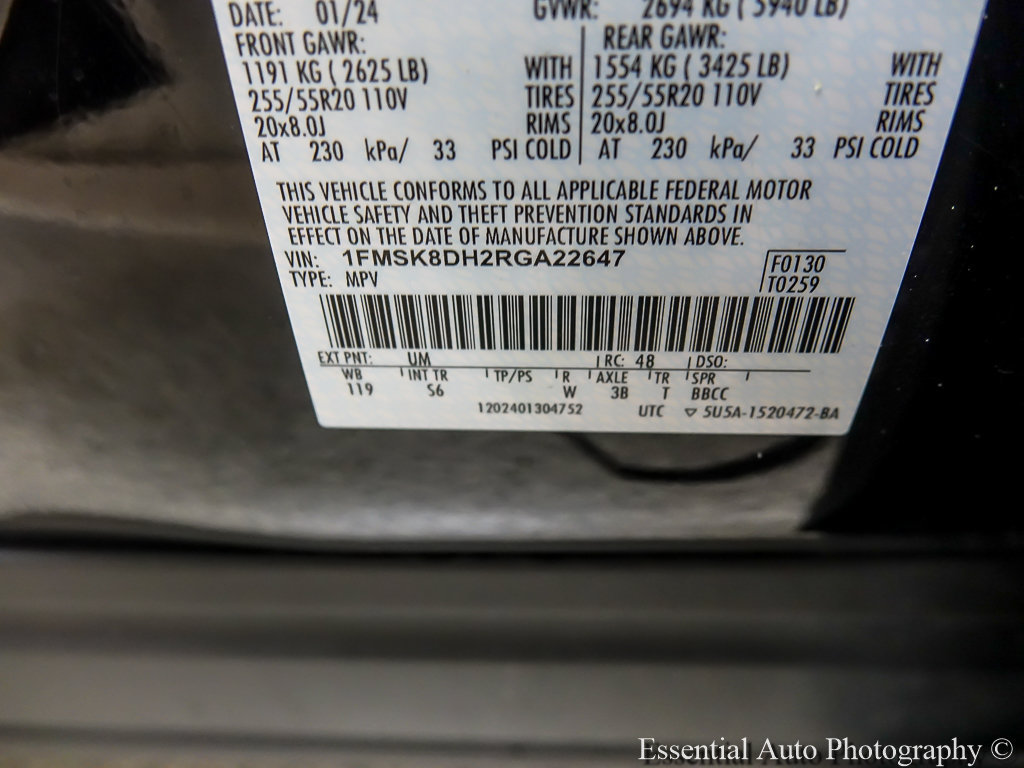 Used 2024 Ford Explorer XLT w/ Equipment Group 202A AWD/4WD image 31