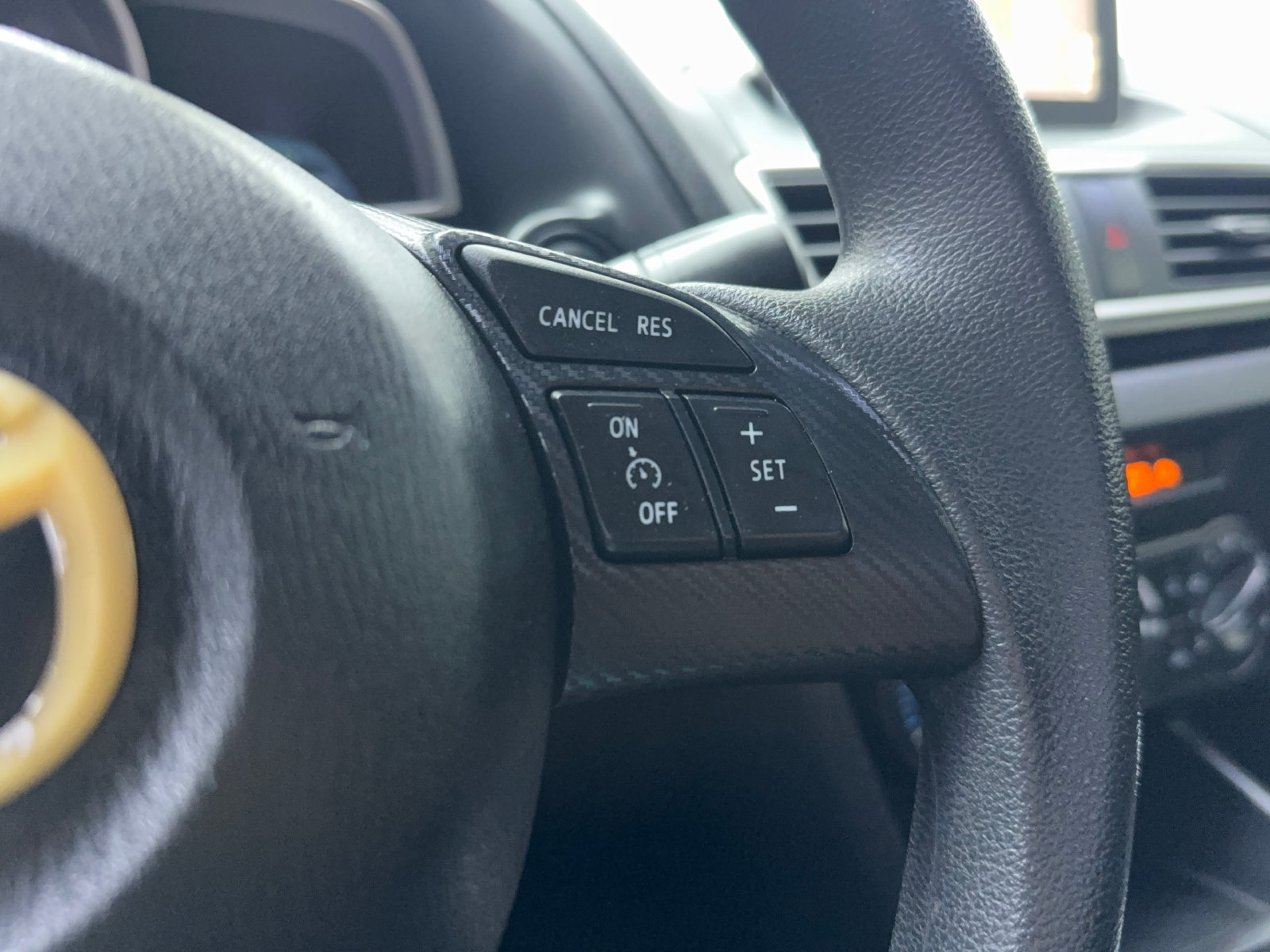 Used 2015 MAZDA MAZDA3 i Sport FWD image 32