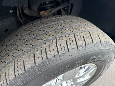 Used 2011 Ford F150 XLT w/ XLT Chrome Pkg image 25