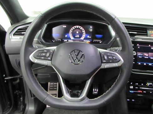 Used 2023 Volkswagen Tiguan SE R-Line FWD image 25