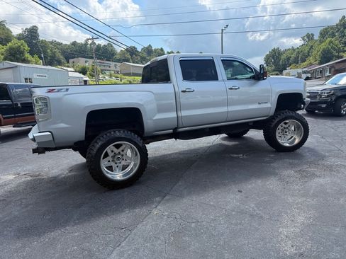 Used 2015 Chevrolet Silverado 2500 LTZ w/ Duramax Plus Package AWD/4WD image 9