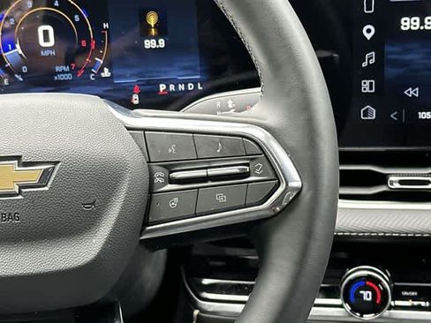 Used 2025 Chevrolet Equinox LT w/ Convenience Package II AWD/4WD image 9