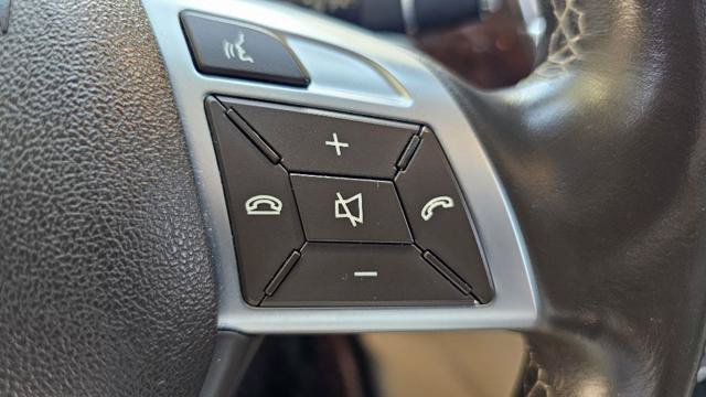 Used 2014 Mercedes-Benz GL 550 4MATIC w/ Driver Assistance Package image 20