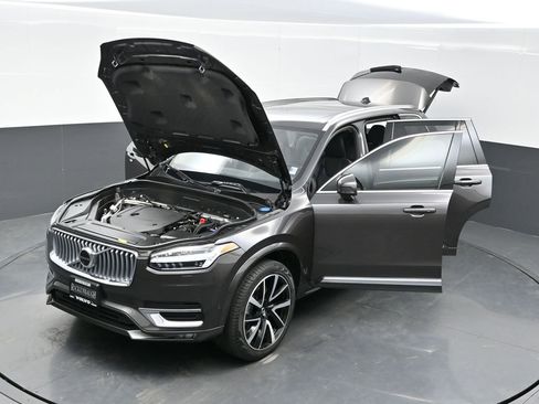Used 2023 Volvo XC90 B6 Plus image 38