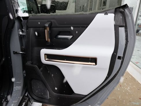 New 2025 GMC Hummer EV 2X image 37