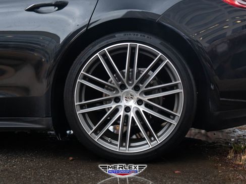 Used 2018 Porsche Panamera 4S w/ Premium Package Plus image 12