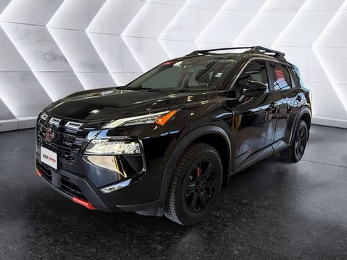 Used 2025 Nissan Rogue SV w/ Rock Creek Premium Package image 3