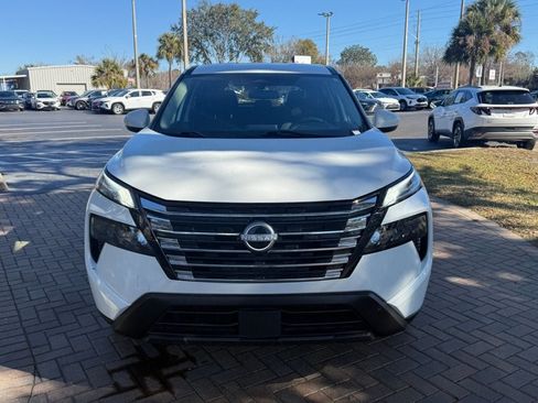 Used 2024 Nissan Rogue SV AWD/4WD image 9