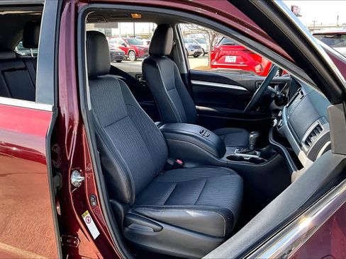 Used 2016 Toyota Highlander Plus image 7