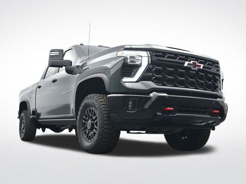 Used 2025 Chevrolet Silverado 2500 ZR2 w/ Technology Package image 31