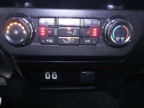 Used 2020 Ford F150 XLT w/ Equipment Group 302A Luxury AWD/4WD image 34