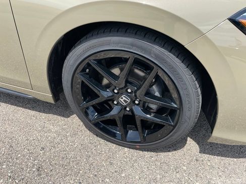 Used 2025 Honda Civic Sport image 3
