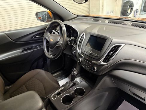 Used 2019 Chevrolet Equinox LT w/ Driver Convenience Package image 25