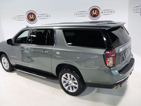 Used 2023 Chevrolet Suburban Premier AWD/4WD image 11