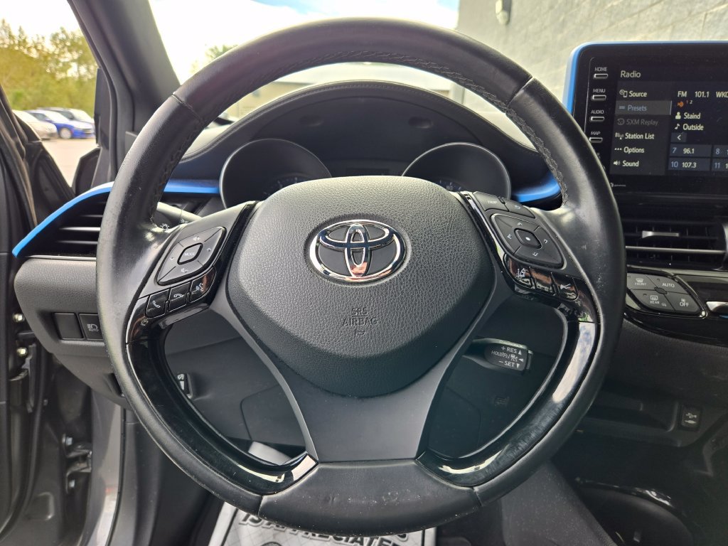 Used 2019 Toyota C-HR XLE FWD image 17