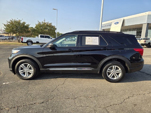 Used 2024 Ford Explorer XLT AWD/4WD image 4