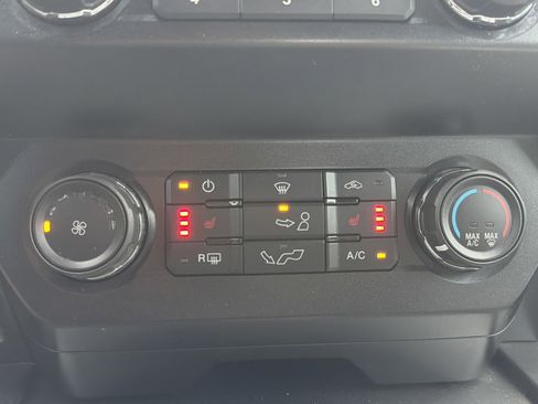 Used 2019 Ford F150 XLT w/ Equipment Group 302A Luxury AWD/4WD image 23