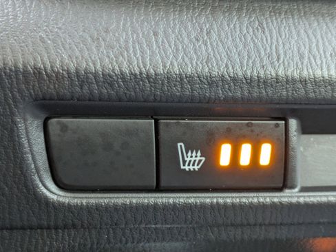 Used 2018 MAZDA MAZDA3 Touring image 25