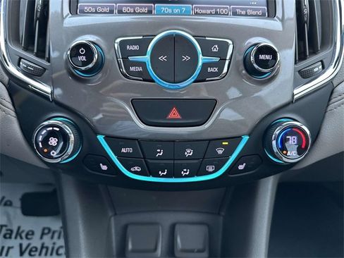 Used 2018 Chevrolet Cruze Premier image 42