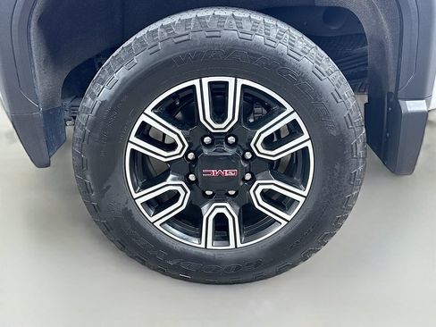 Used 2023 GMC Sierra 2500 AT4 w/ AT4 Preferred Package AWD/4WD image 33